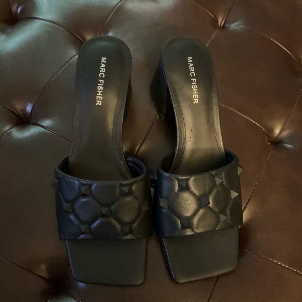 (Lori) Marc Fisher Black Mules Sleek and Stylish - Picture 2 of 7